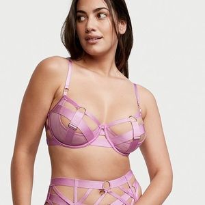 38D Victoria’s Secret lilac strappy harness bra